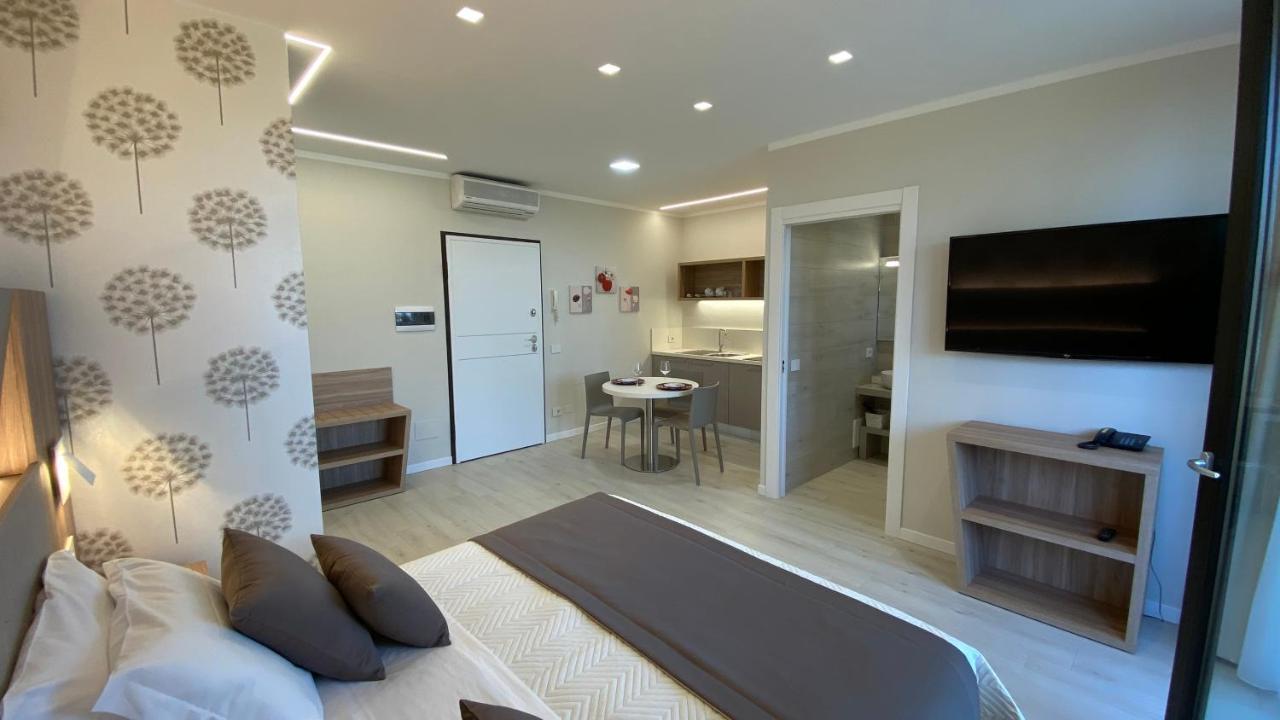 Ca Dell'Orto Rooms & Apartments เวโรนา ภายนอก รูปภาพ