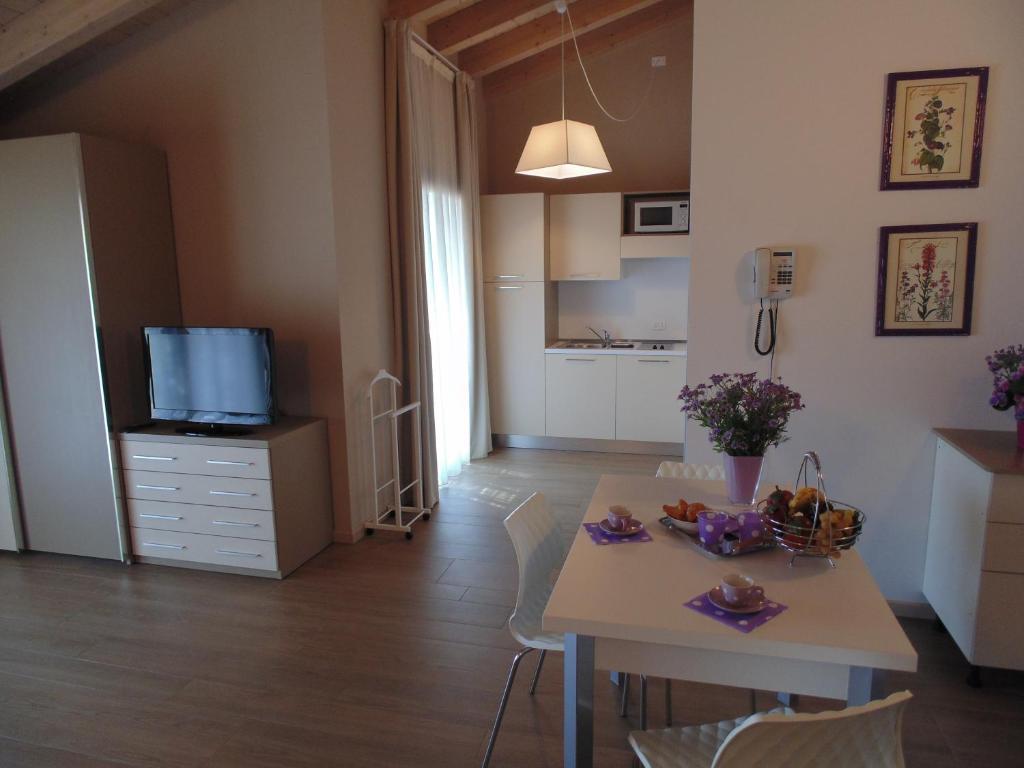 Ca Dell'Orto Rooms & Apartments เวโรนา ภายนอก รูปภาพ
