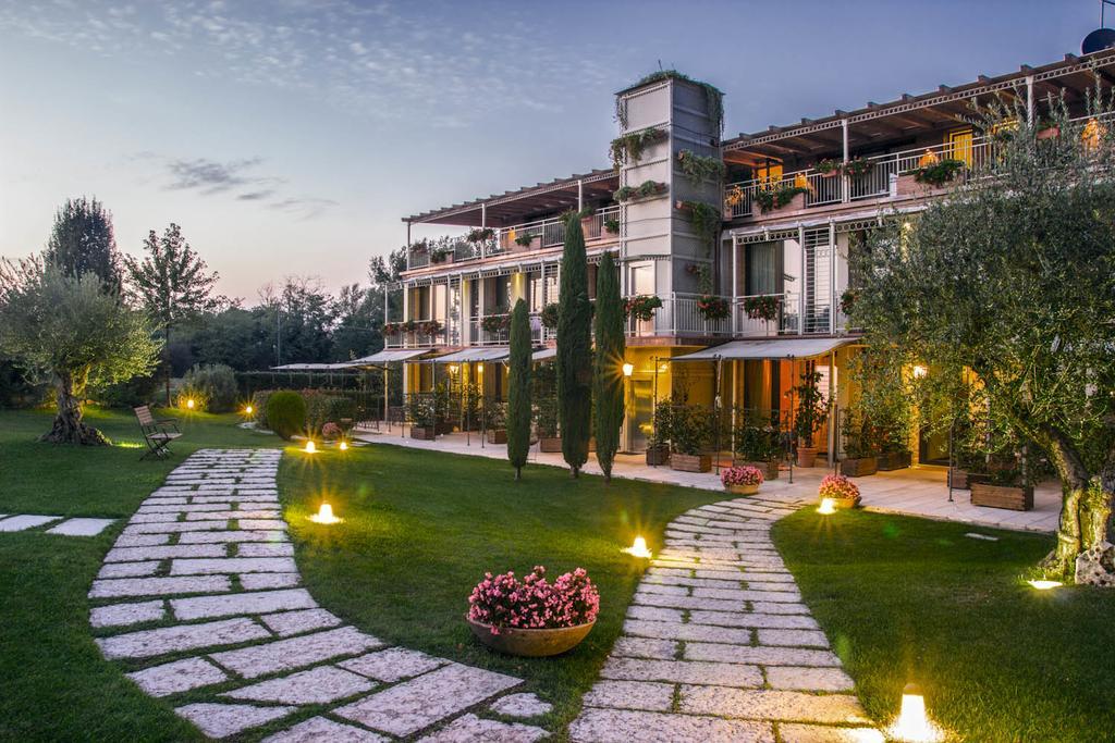 Ca Dell'Orto Rooms & Apartments เวโรนา ภายนอก รูปภาพ