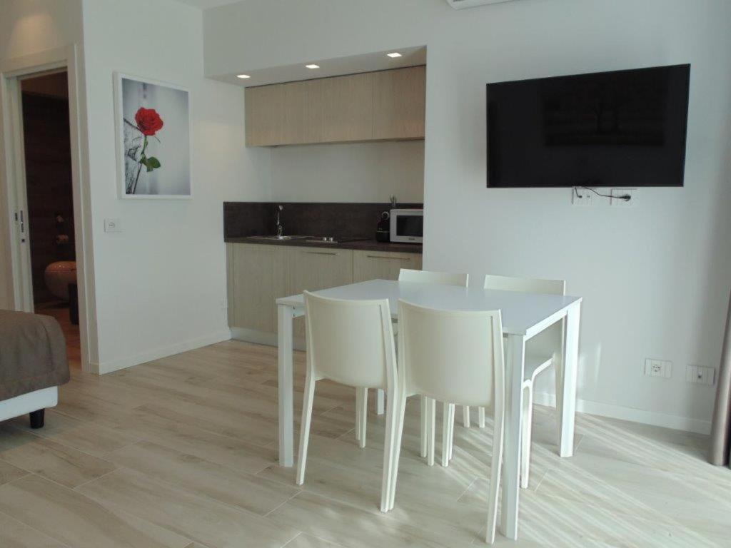 Ca Dell'Orto Rooms & Apartments เวโรนา ภายนอก รูปภาพ
